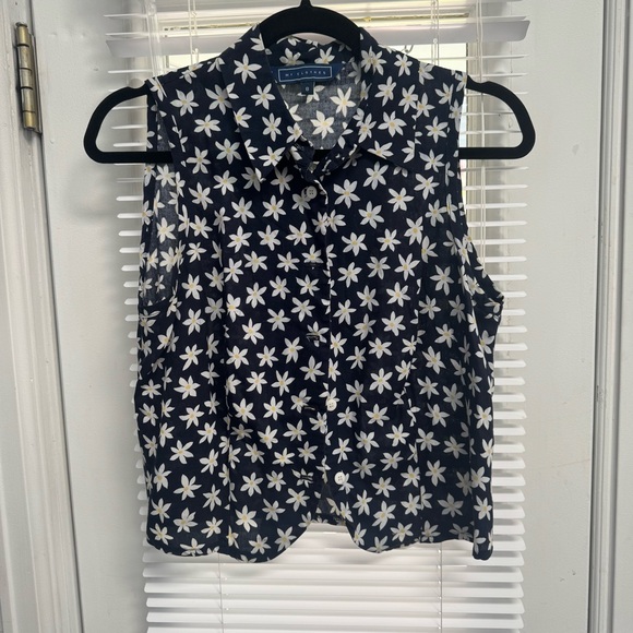 Vintage Tops - Vintage Blue & White Floral Button Down Crop Top